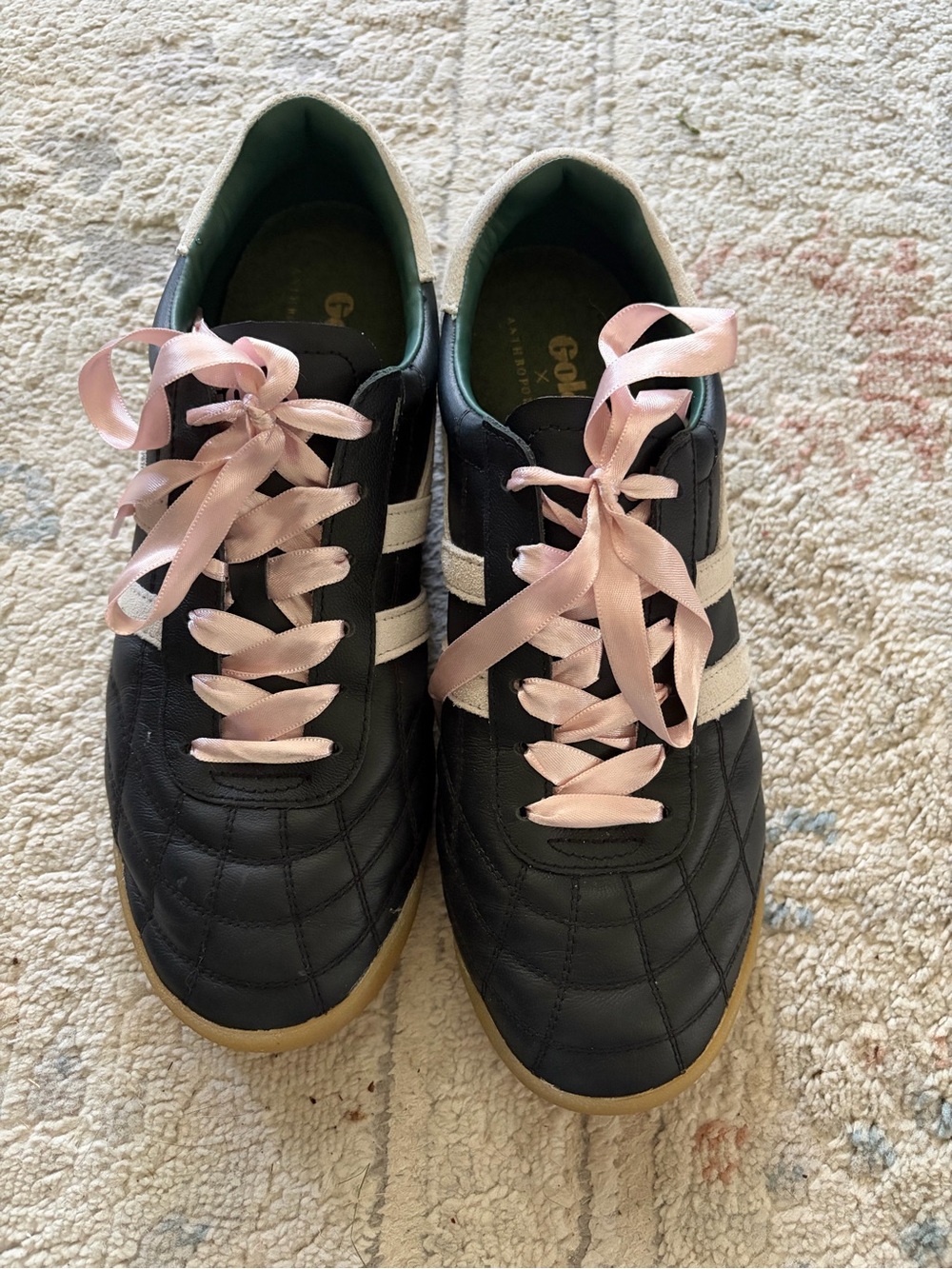 Gola stadium sneakers with Pink Ribbon Laces 9.5
